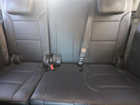 Used 2019 Chevrolet Tahoe LT w/ LT Signature Package image 12