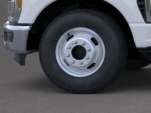 New 2025 Ford F350 XL w/ XL Chrome Package image 19