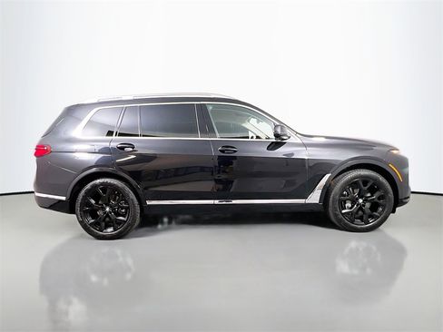 Used 2023 BMW X7 xDrive40i w/ Premium Package image 8