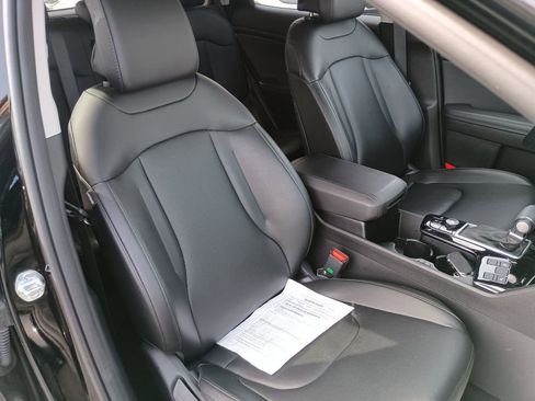 Used 2025 Kia Sportage EX FWD image 30