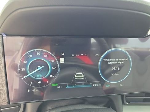 New 2025 Hyundai Elantra Limited image 15