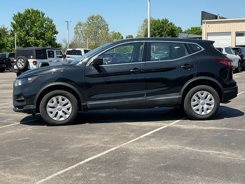 Used 2020 Nissan Rogue Sport S image 4