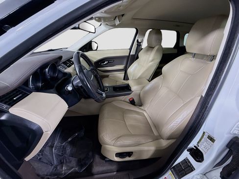 Used 2018 Land Rover Range Rover Evoque SE image 22