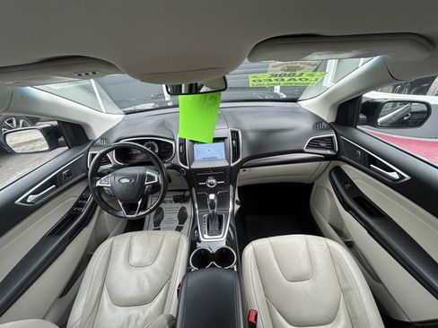 Used 2017 Ford Edge Titanium w/ Technology Package FWD image 20