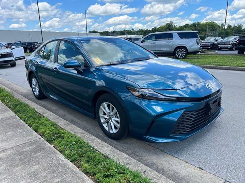 Used 2025 Toyota Camry LE w/ Convenience Package FWD image 2
