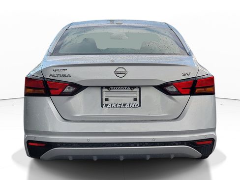 Used 2024 Nissan Altima 2.5 SV FWD image 6
