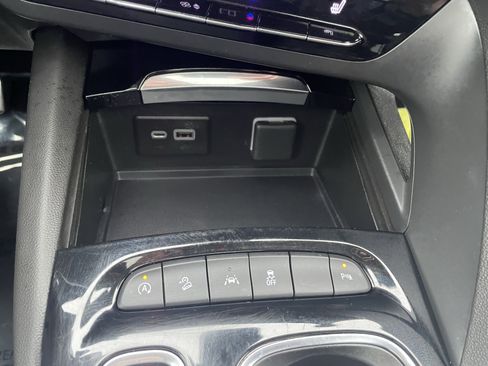 Used 2023 Buick Envision Essence w/ Sport Touring Package image 24