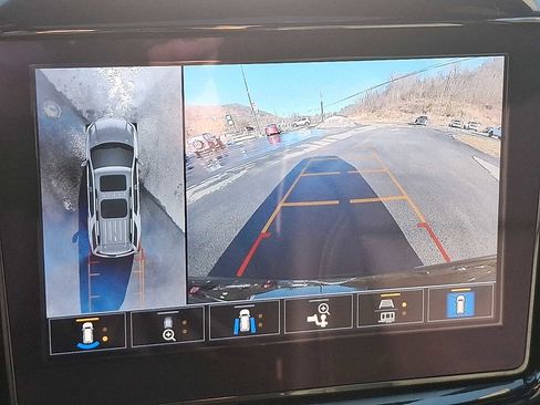 Used 2023 Chevrolet Traverse Premier w/ Redline Edition image 19