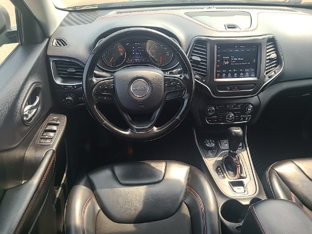 Used 2020 Jeep Cherokee Trailhawk w/ Cold Weather Group AWD/4WD image 24