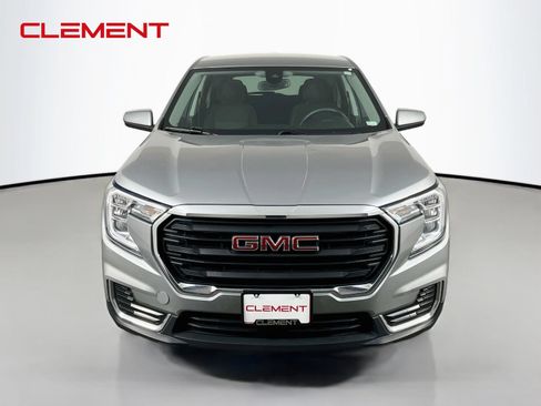 Used 2024 GMC Terrain SLE AWD/4WD image 3