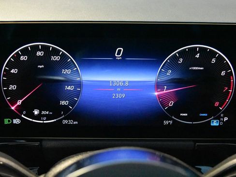 Certified 2025 Mercedes-Benz GLA 250 4MATIC image 18