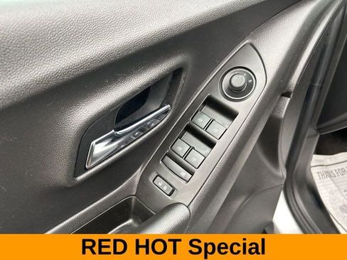 Used 2021 Chevrolet Trax LS w/ Tint and Cruise Package image 12