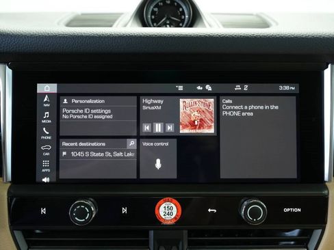 Used 2025 Porsche Macan image 17