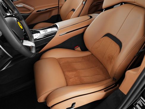 Used 2023 Ferrari Purosangue AWD/4WD image 13