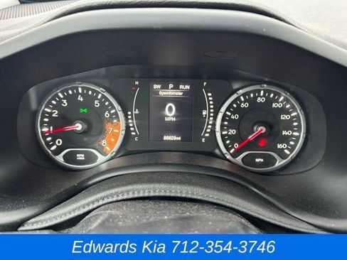 Used 2016 Jeep Renegade Latitude image 11