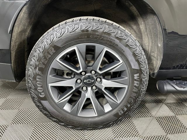 Used 2023 Chevrolet Suburban Z71 AWD/4WD image 12