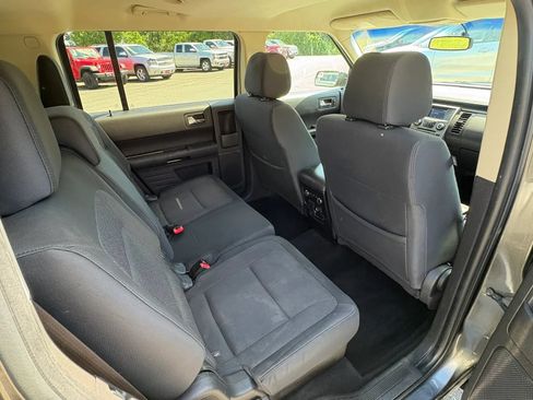 Used 2018 Ford Flex SE FWD image 31