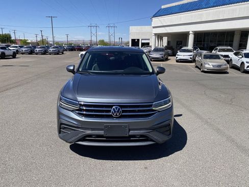 Certified 2022 Volkswagen Tiguan SE FWD image 37
