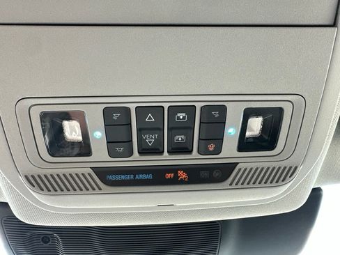 Used 2023 Ford Explorer XLT w/ Equipment Group 202A AWD/4WD image 15