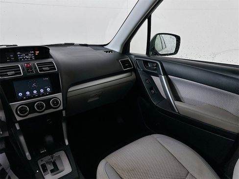 Used 2018 Subaru Forester 2.5i Premium image 24