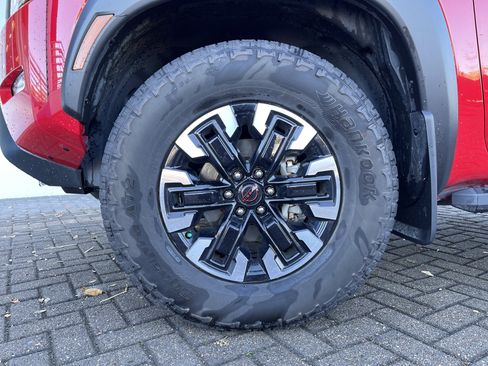 Used 2023 Nissan Frontier PRO-4X w/ Pro Convenience Package image 11