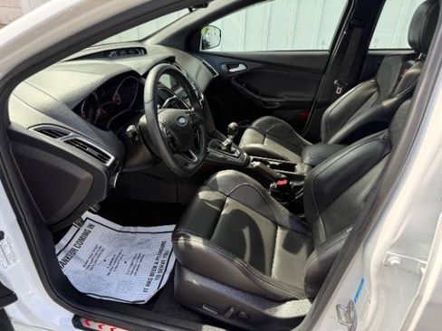 Used 2017 Ford Focus ST w/ Equipment Group 402A FWD image 22