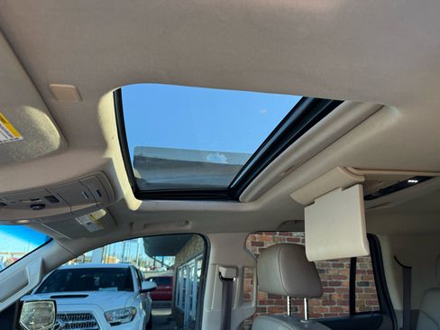 Used 2018 GMC Yukon SLT w/ Open Road Package image 20