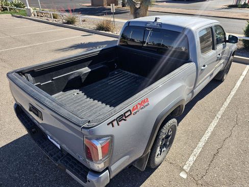 Used 2021 Toyota Tacoma TRD Off-Road w/ Technology Package image 19