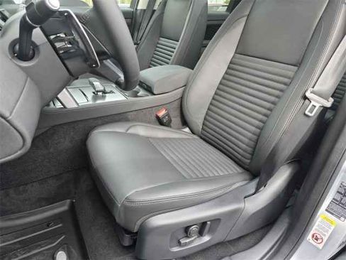 Used 2025 Land Rover Discovery Sport S image 27