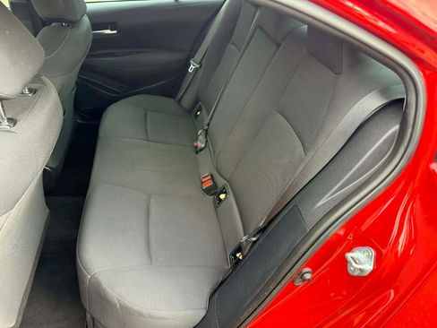 Used 2021 Toyota Corolla LE image 14