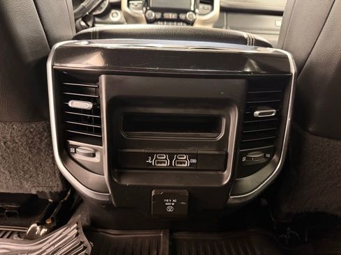 Used 2019 RAM 2500 Laramie w/ Black Appearance Package AWD/4WD image 20