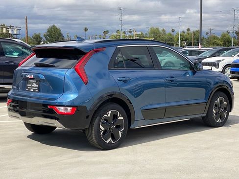 New 2026 Kia Niro Wind FWD image 3