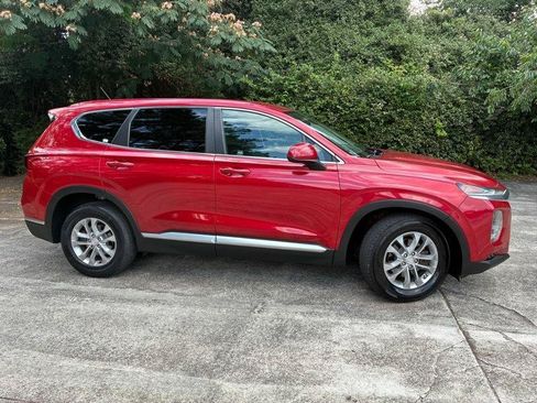 Used 2019 Hyundai Santa Fe SE AWD/4WD image 3