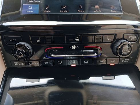 Used 2021 Jeep Grand Cherokee L Limited AWD/4WD image 16