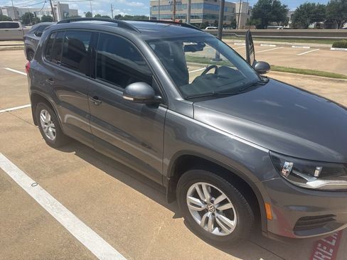 Used 2016 Volkswagen Tiguan S FWD image 10