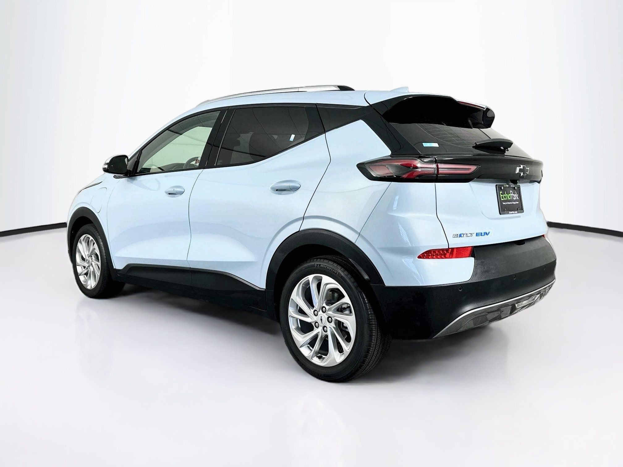 Used 2023 Chevrolet Bolt EUV LT w/ Comfort Package FWD image 5