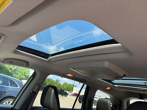 Used 2019 Honda Pilot Elite image 5