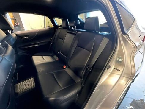 Used 2021 Toyota Venza XLE w/ Softex Package image 22