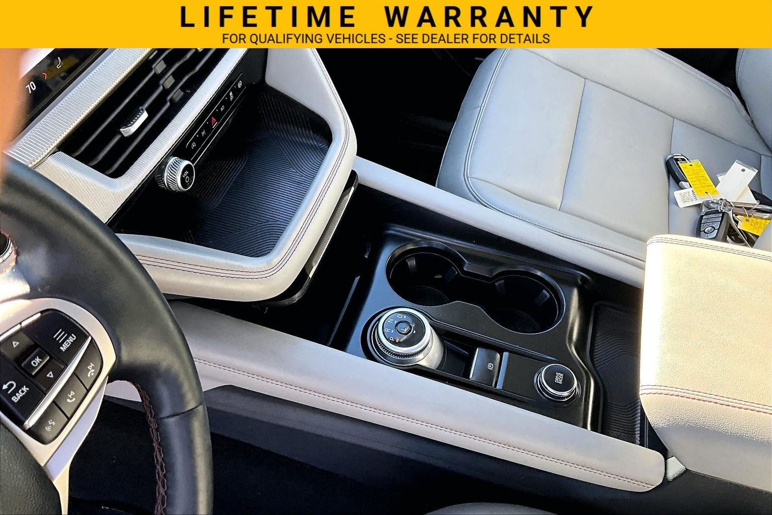 Used 2025 Ford Explorer Active w/ Active Comfort Package AWD/4WD image 15