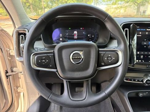 Used 2024 Volvo XC40 B5 Plus AWD/4WD image 14