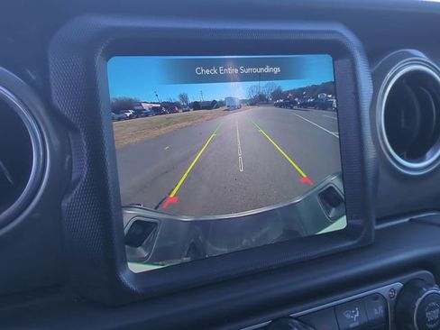 Used 2023 Jeep Gladiator Overland image 26