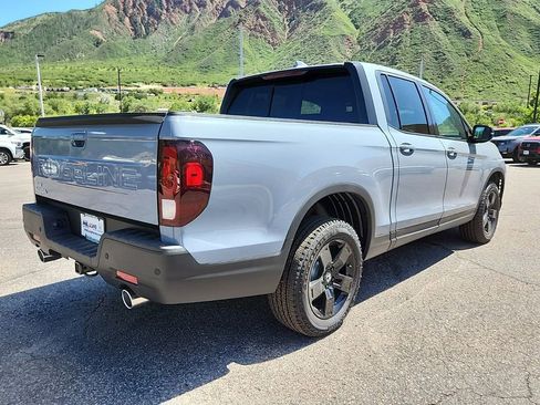 New 2026 Honda Ridgeline Black Edition image 3