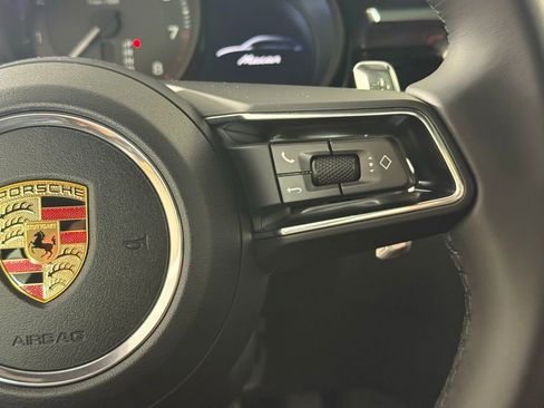 New 2026 Porsche Macan image 38