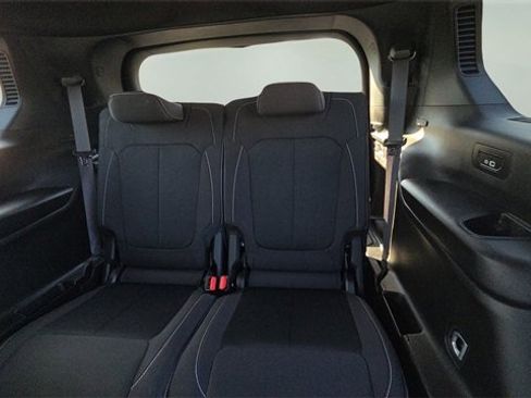 Used 2024 Jeep Grand Cherokee L Laredo w/ Luxury Tech Group I image 15