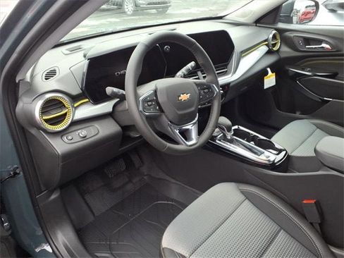 New 2026 Chevrolet Trax LT w/ Driver Confidence Package image 7