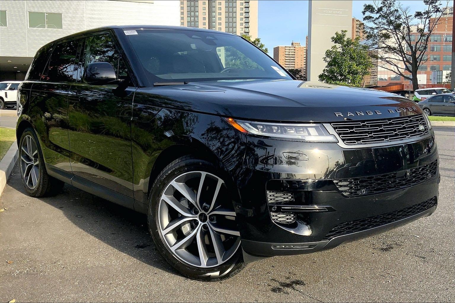 New 2027 Land Rover Range Rover Sport SE AWD/4WD image 2