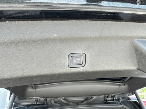 Used 2023 GMC Yukon AT4 w/ AT4 Premium Package AWD/4WD image 23