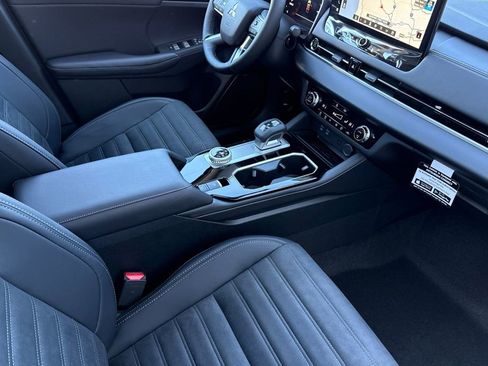 New 2026 Mitsubishi Outlander SE AWD/4WD image 16