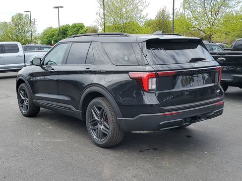 New 2026 Ford Explorer ST-Line w/ ST-Line Street Pack AWD/4WD image 6