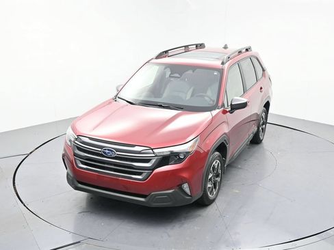 Used 2025 Subaru Forester Premium w/ Convenience Package #2 AWD/4WD image 17